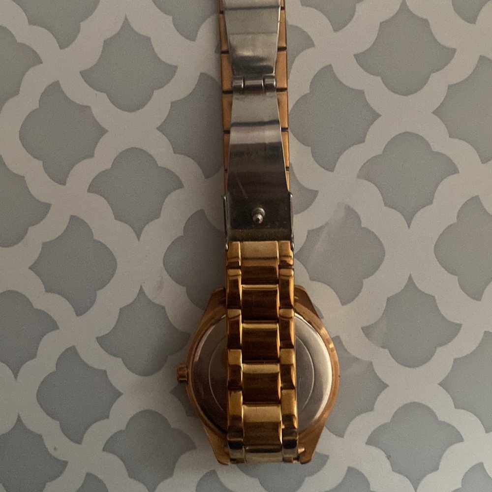 Guess Watch - Picture 3 of 5